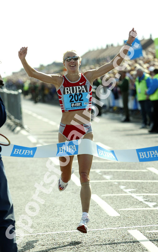 Paula Radcliffe wins the GNR in a World Best time